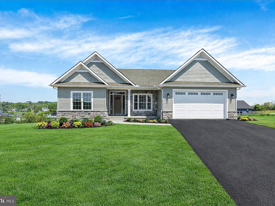 1st image of 111 Starlight Ln