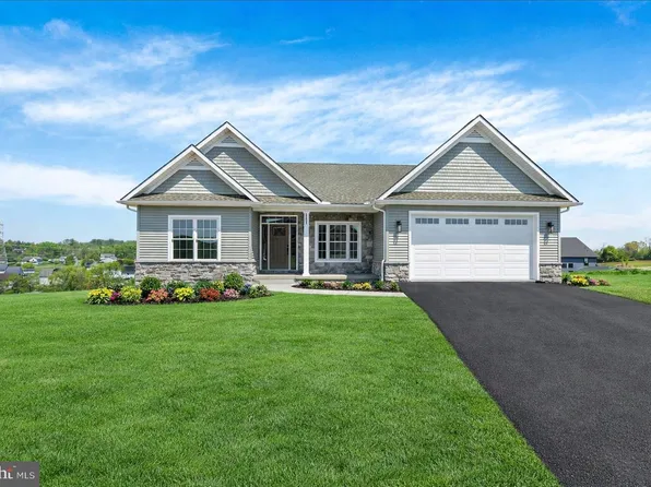 111 Starlight Ln, Lebanon, PA 17046