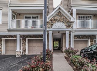 9 Prestwick Way, Edison, NJ 08820