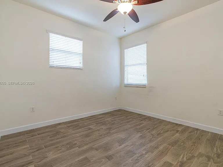 516 SE 35th Ter — Photo 16