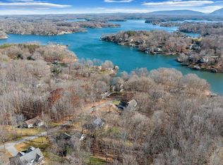 8 Leeward Way, Moneta, VA 24121