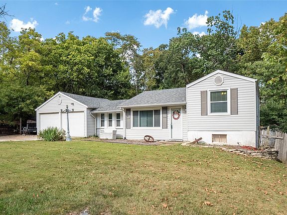3rd image of 5015 Duessel Ln