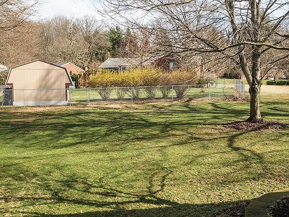 4th image of 2802 Jo Alyce Dr