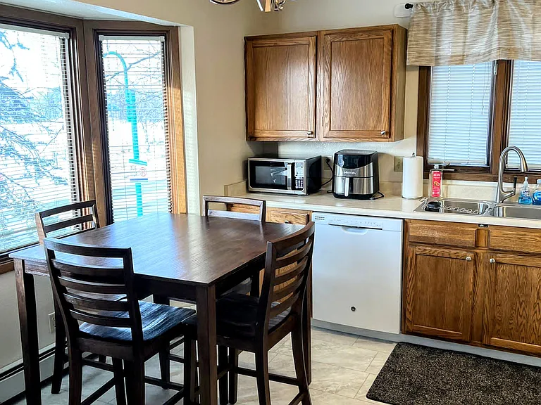 1401 Cordova St #3 — Photo 8