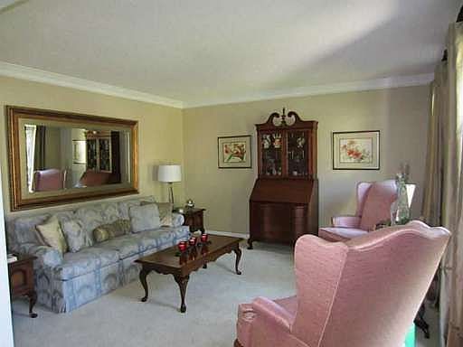 2nd image of 2800 Windsor Dr