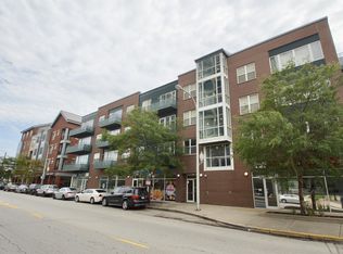 17 W 35th St APT 202, Chicago, IL 60616