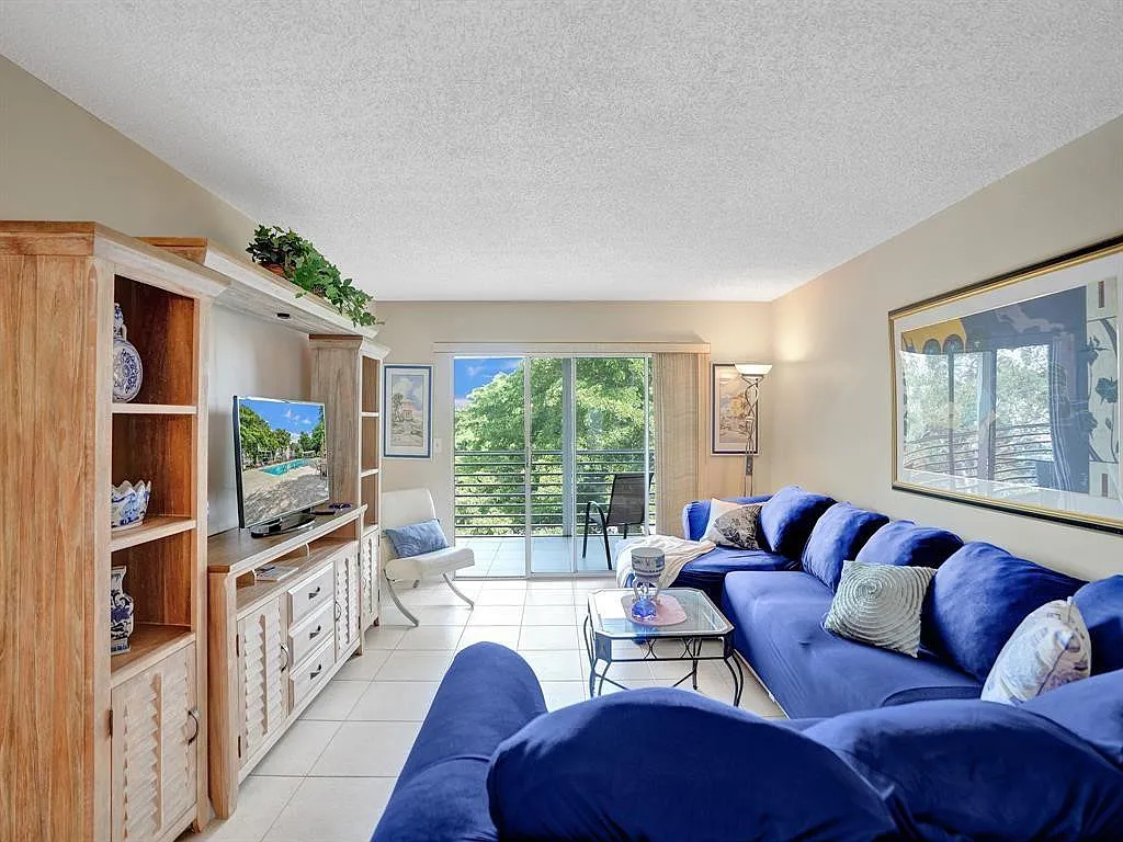 2 bed, 2.0 bath, 1156 sqft, $3,000 — Photo 3