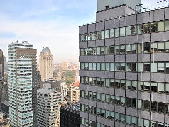 3rd image of 117 E 57th St APT 44G