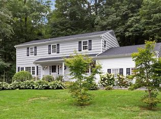 42 Cousins Rd, Stamford, CT 06903