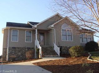 716 Old Castle Rd, Randleman, NC 27317