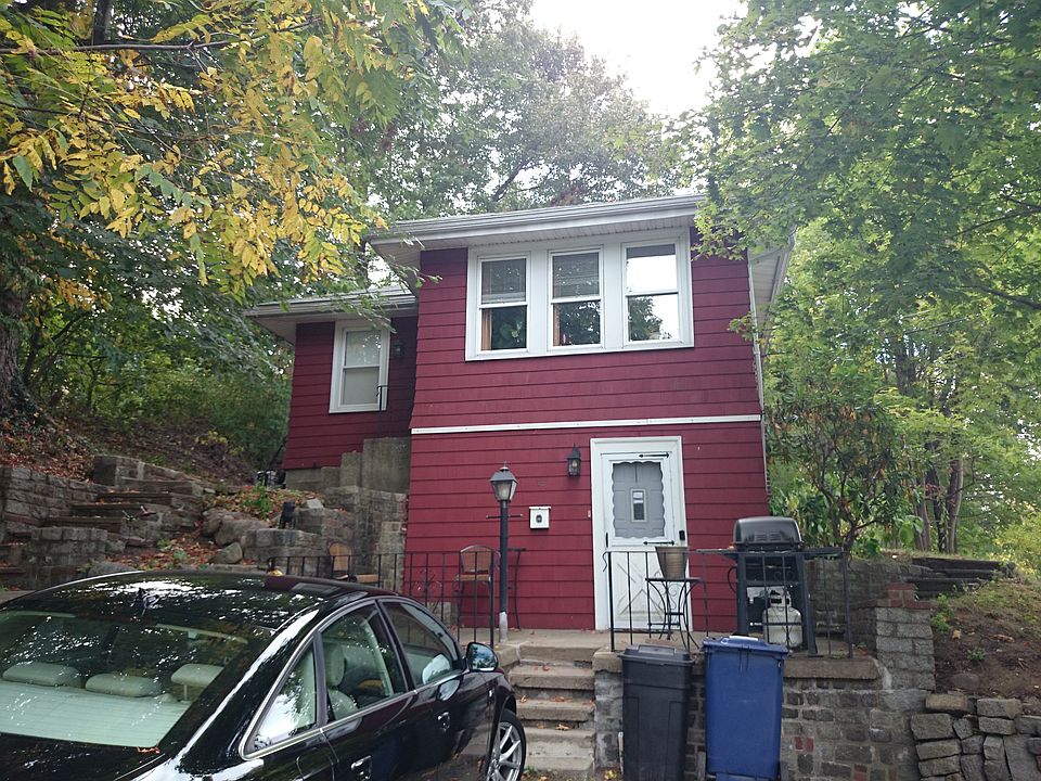 2nd image of 15 Ryder Hill Rd