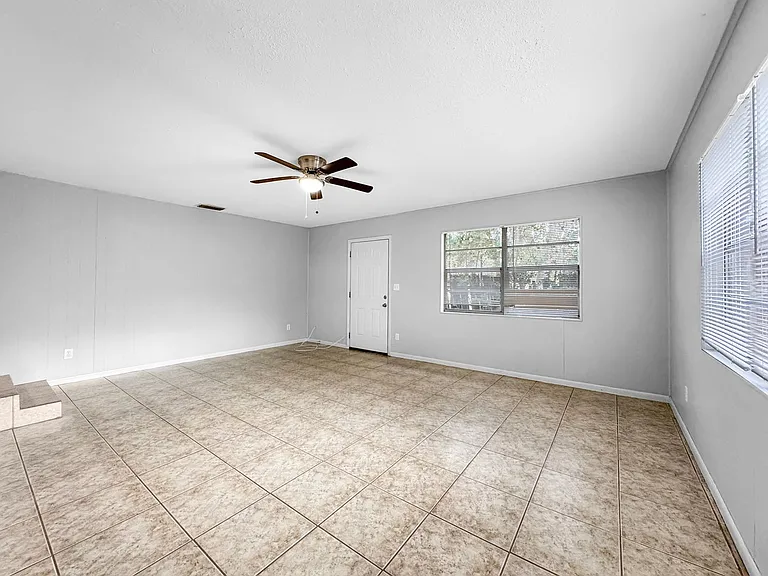 1510 S Miller Rd — Photo 5