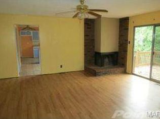 1204 Bellabrook Dr, Saint Louis, MO 63137