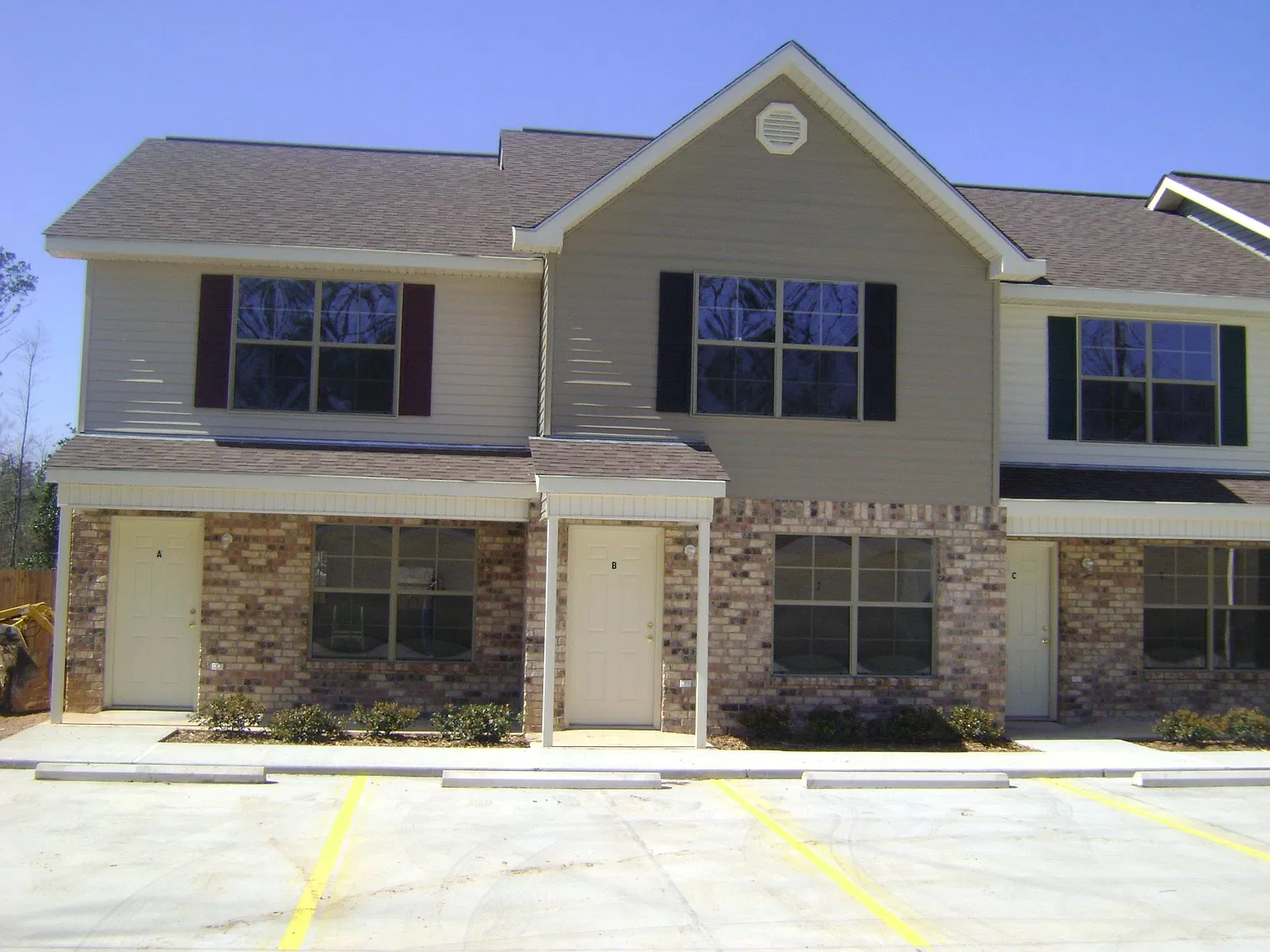 2 bed, 1.5 bath, 1050 sqft, $1,200 — Photo 3