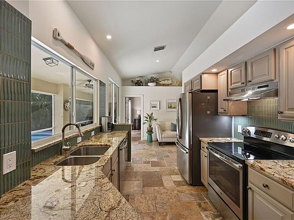 3rd image of 1724 SW 54th LN