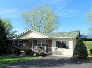 220 Lake St, Livingston, TN 38570