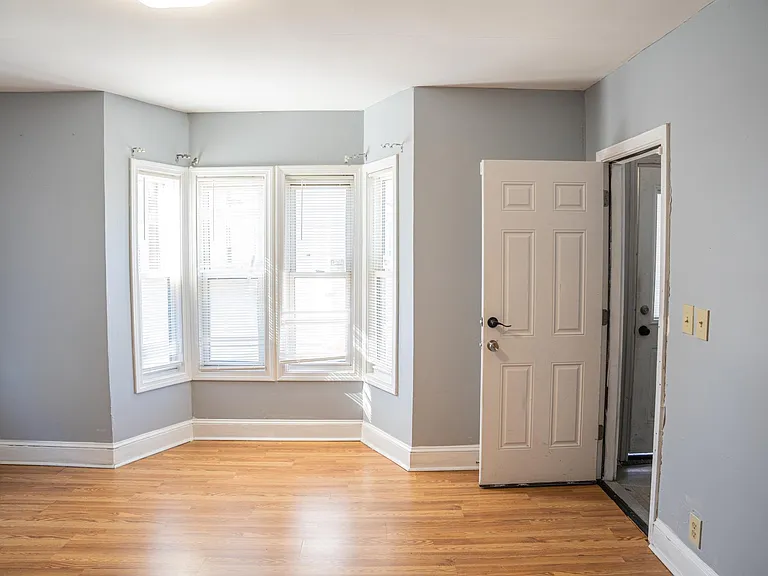 1 Kendall St #101 — Photo 3