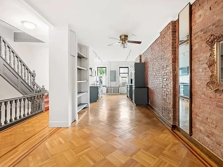 594 5th St #3/4 — Photo 2