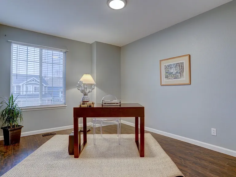 541 Pitkin Way — Photo 24