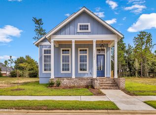 12482 Star Ln, Gulfport, MS 39503