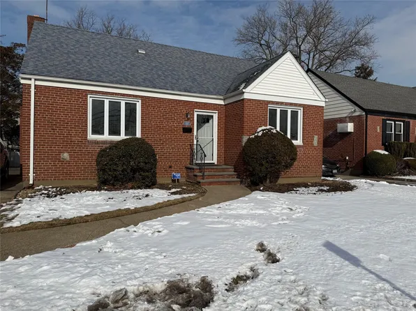 707 Hillside Avenue, New Hyde Park, NY 11040