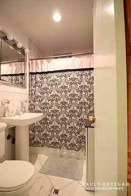 Rented by Keller Williams NYC | media 23