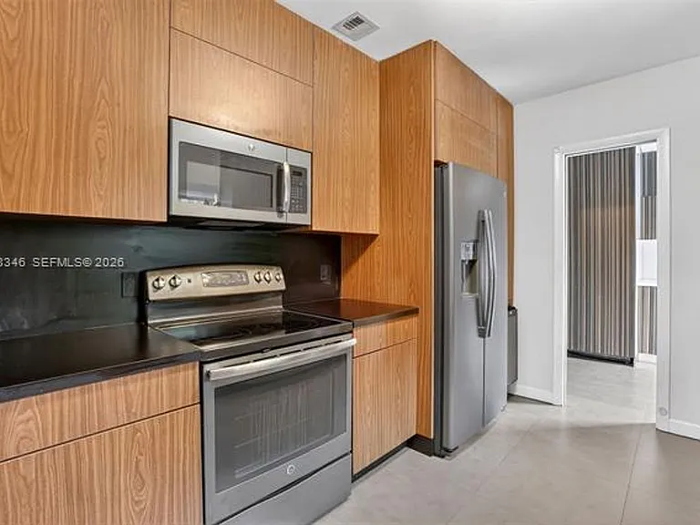 425 NE 114th St #0 — Photo 12