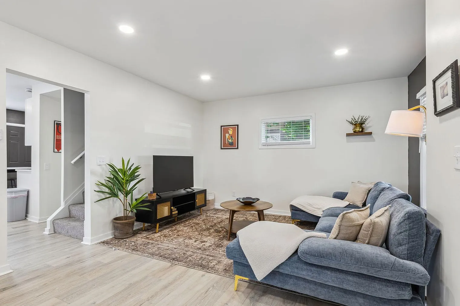 3 bed, 1.0 bath, 2712 sqft, $3,960 — Photo 1