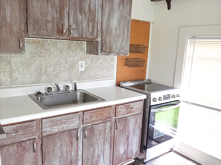 11718 Thayer Rd #2 — Photo 15