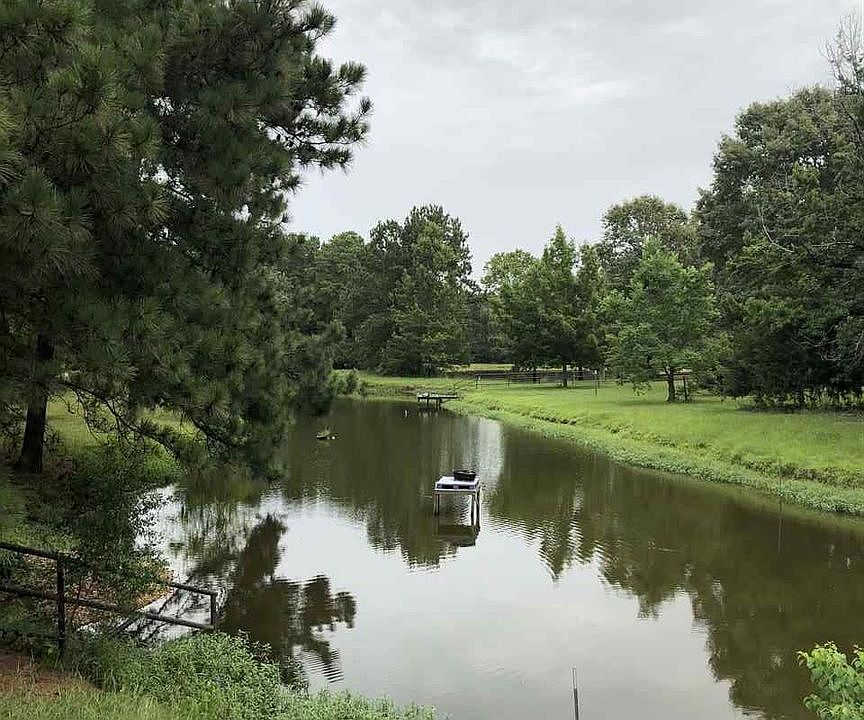 1st image of 1428 Sherwood Forest Dr