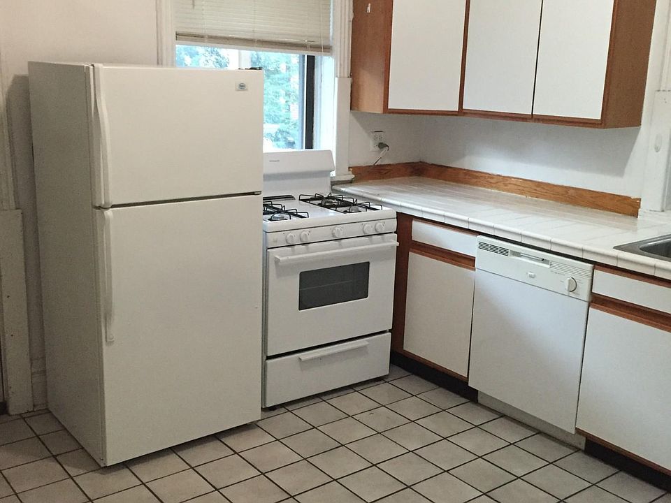 1st image of 3525 N Wilton Ave #1RN