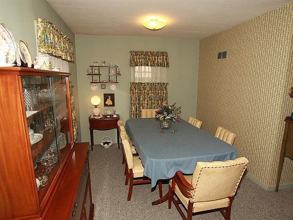 3rd image of 203 19th St