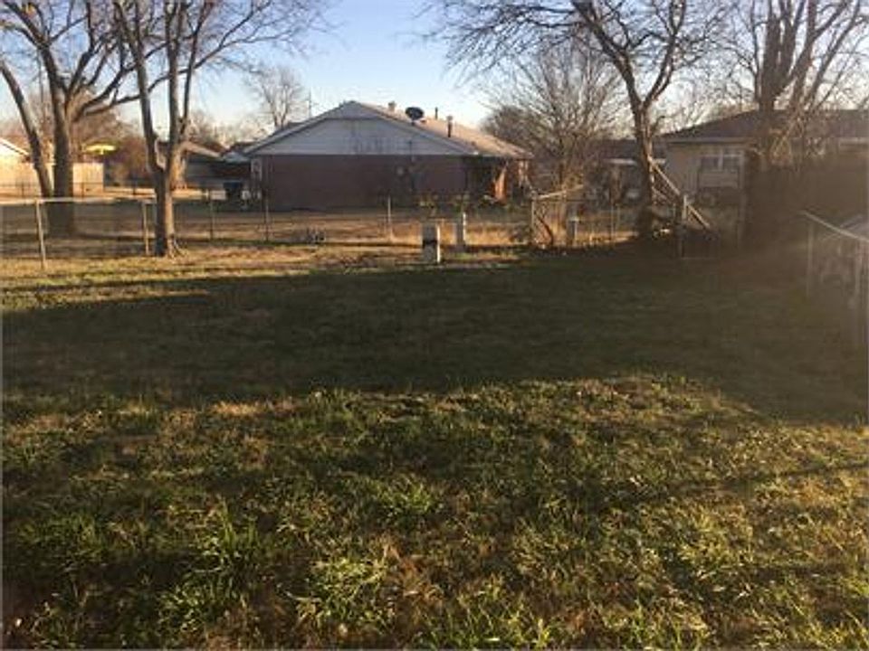 1st image of 704 Ashley Dr