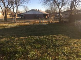 704 Ashley Dr, Moore, OK 73160