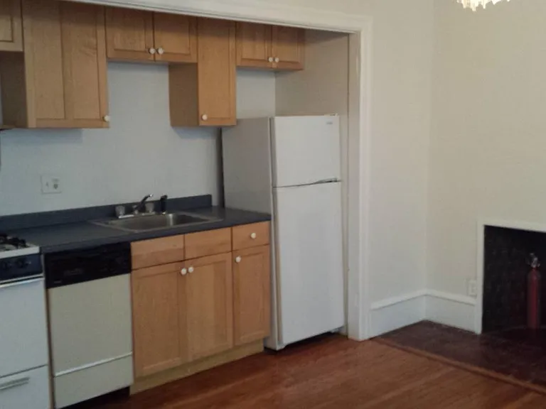 1953 Locust St #2R — Photo 1