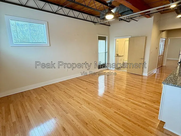 2709 W Broad St #3 — Photo 3