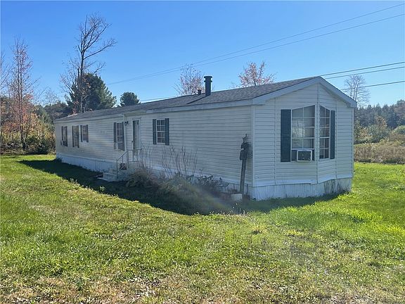 3rd image of 140 Round Pond Rd