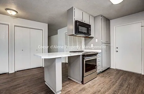 10230 N Hillview Dr Photo 1