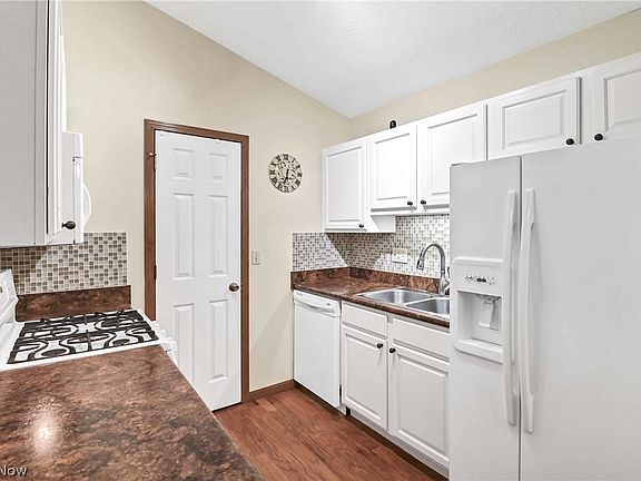 3rd image of 2870 Shakespeare Ln