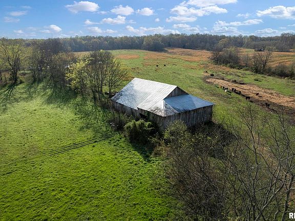 4th image of 60 Harris Ln