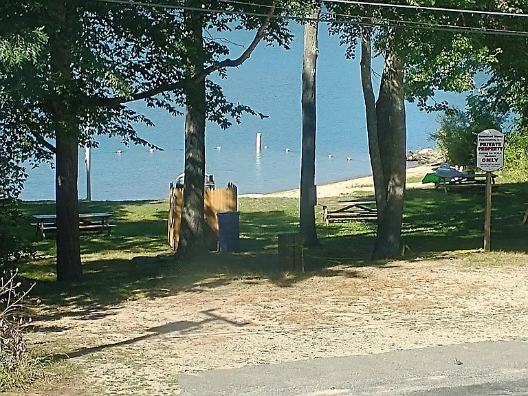 324 Shore Dr — Photo 3