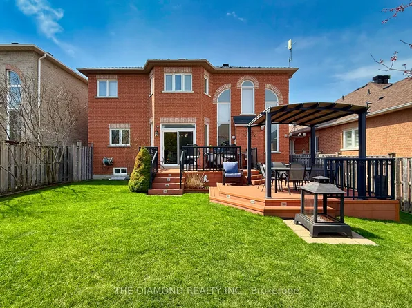 9 Amos Ct, Markham, ON L6E 2E9