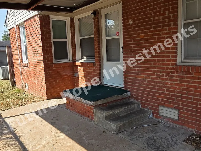 1308 SW 38th St — Photo 19