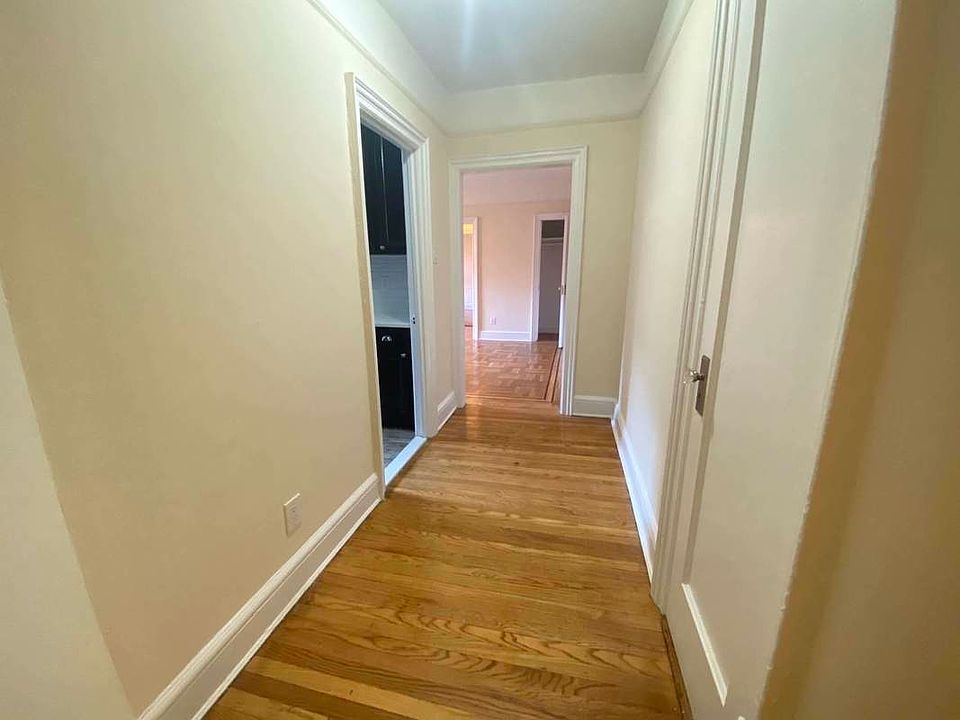 1st image of 11818 Metropolitan Ave APT 2E