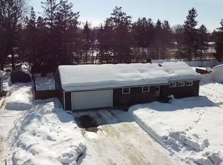 907 Fairfield Rd, New Richmond, WI 54017