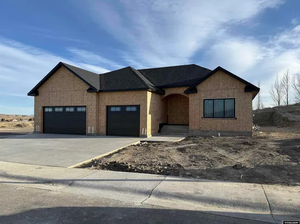 1880 Bachelors Dr, Rock Springs, WY 82901