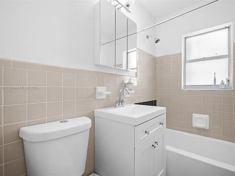 9241 Collins Ave #11 — Photo 11
