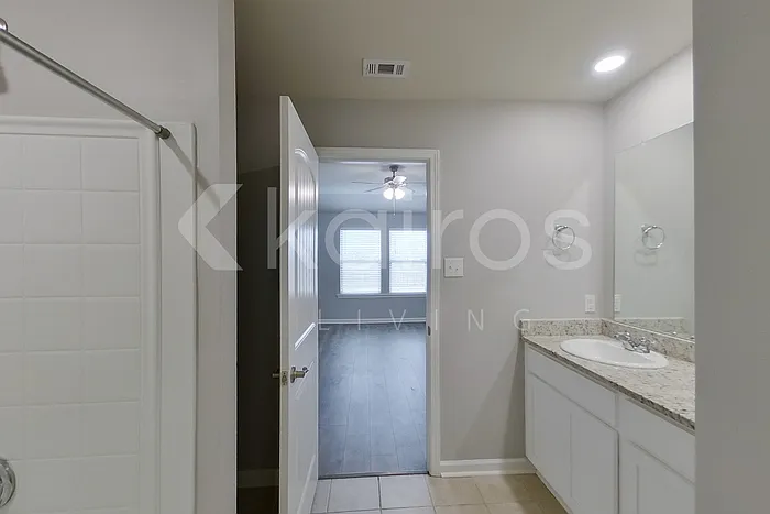 122 Santiago Ct — Photo 14