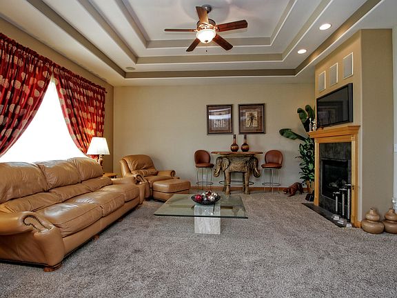 3rd image of 8455 W 101st Pl