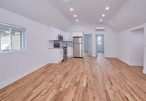2nd image of 1054 Hall Pl Floor 2